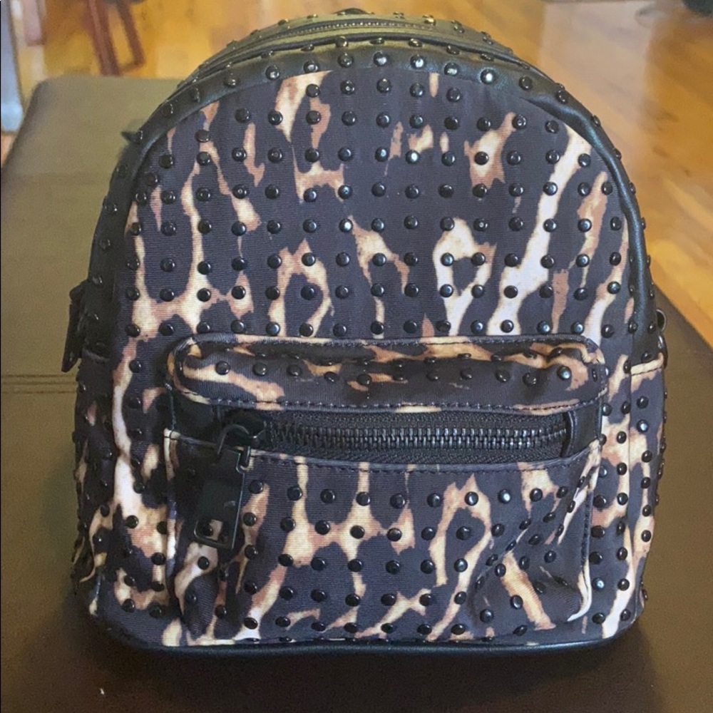 Steve Madden Leopard Mini Pack Back